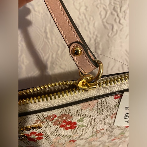 NWT Michael Kors Large Jet Set Wrislet - Picture 8 of 8